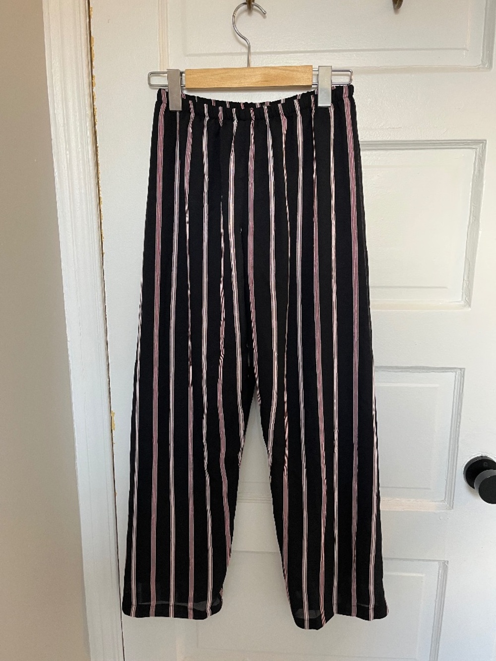 Brandy Melville Black Red Striped High Waist Cropped Pants – One Size